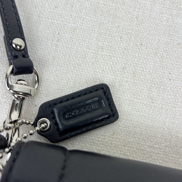 Vintage Coach Wristlet Black Leather Blue Lining Silver Tone Hardware Classic - Picture 4 of 8